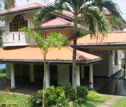 house 4 lucky for bankers and businessmen