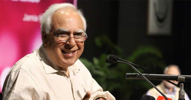 Sibal inaugurates free computer course 