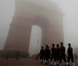 curfew like situation at india gate and vijay chowk in new delhi