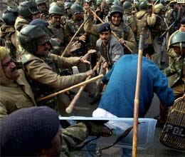 delhi gang rape case india gate turns into battle zone