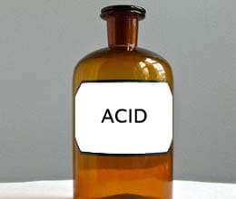 wife pours acid on husband in delhi