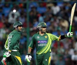 pak set 300 runs for zimbabwe in 2nd odi