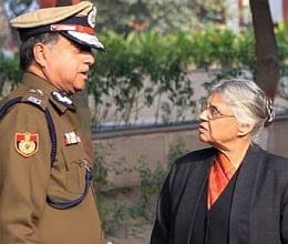 delhi gangrape home Ministry orders probe into sheila allegations on police interference