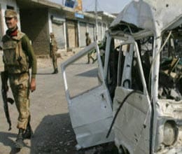 more than 20 soldiers were kidnapped by militants in pakistan