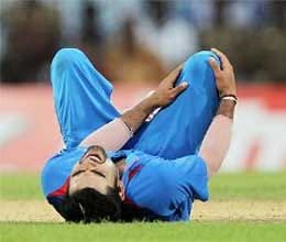 virat kohli injured during India vs Pakistan first odi at Chennai
