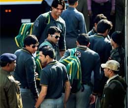 team india members pakistan squads reach kolkata for second odi