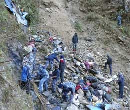 bus fell into the ditch in nepal, 31 dead