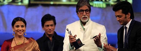 Big B happy after winning the 19th Screen Award