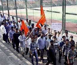 shiv sena workers protest against pakistani hockey players
