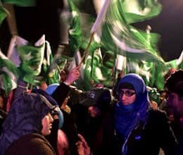 qadri supporters clash with police in pakistan capital