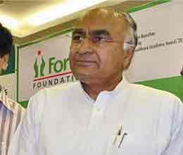 doctors are engaged in service of health minister 