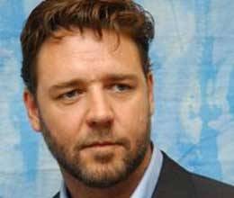 i am not in affair- Russell Crowe
