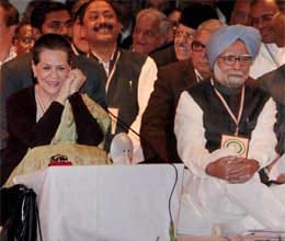 upa government is again depend on maya and mulayam after dmk pullout 