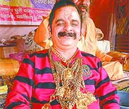 gold baba worn one and half crore jewellery