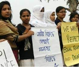 bangladesh garment worker raped on running bus