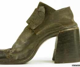 why did men abandon high-heeled shoes