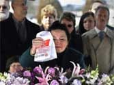 man love burger as his death mourner take burger