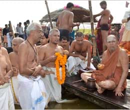 ganga do vaccination: shankaracharya 