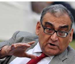 bjp continues attack on katju over Modi remarks