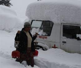 life affected by snowfall in himachal