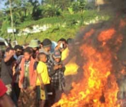 woman burned alive for witchcraft in papua new guinea