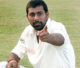 praveen kumar abuses rival player in corporate trophy match