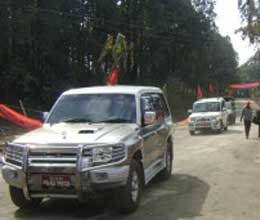 workers angry over maoist leaders indulge in luxurious life 