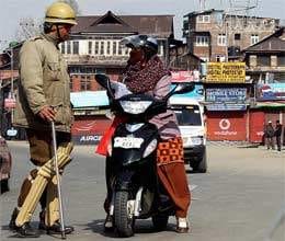 curfew continues in kashmir valley 