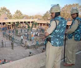 tight security at bhojshala, police lightly lathi charges 