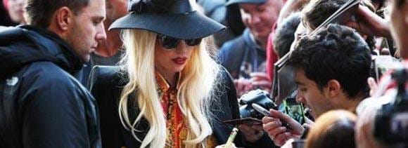 lady gaga back on stage after hip surgery