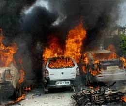 strike turns violent in noida