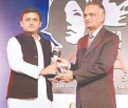 cm akhilesh yadav gets best youth award