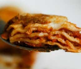 german minister suggested to distribute horse meat affacted food among poors
