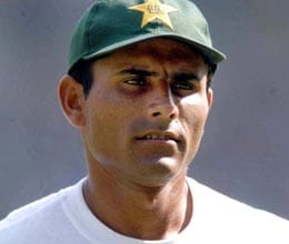 overconfidence led to debacle in south africa said razzaq