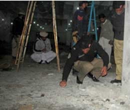 blast at sufi shrine in pakistan kills 3