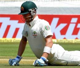 michael clarke happy to declare first inning and fast bowler