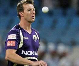 brett lee replaces wasim akram as kkr bowling mentor