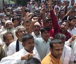 protest of mnrega employees
