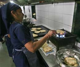 36 women handled ministers officials ?food charge