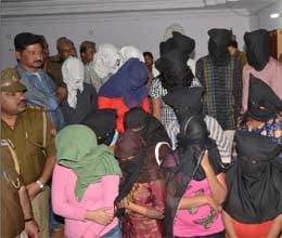 police busts online sex racket in kanpur