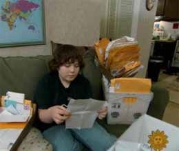 13 year boy post to commit suicide, attracts 10,000 messages from kindhearted people