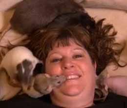 lady loves rat so husband leave her home
