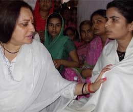 jaya prada threatens to slap reporter