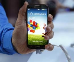 samsung s 4 has come to challenge iPhone 5 