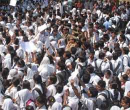 UP: teachers seeking transfer battles