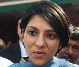 priti Zinta fight against priya Dutt
