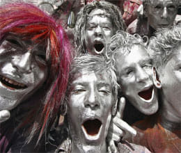 Caribbean countries celebrats holi like india