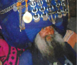 50-year-old Baba Balwant tie a turban Weighing 70 kg