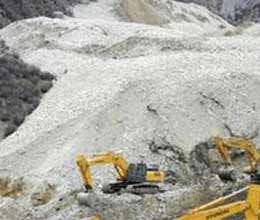 landslide in tibet 83 mine workers trapped