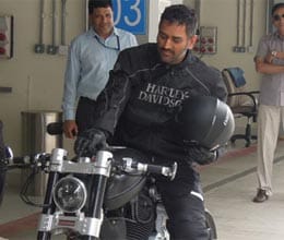 champions surprised by dhoni's bike knowledge
